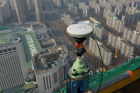 基于 GNSS 的建筑结构物运行状态监测系统建设方案