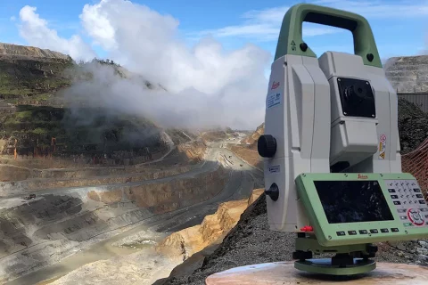 基于 GNSS 的矿山边坡变形与滑坡监测系统建设方案