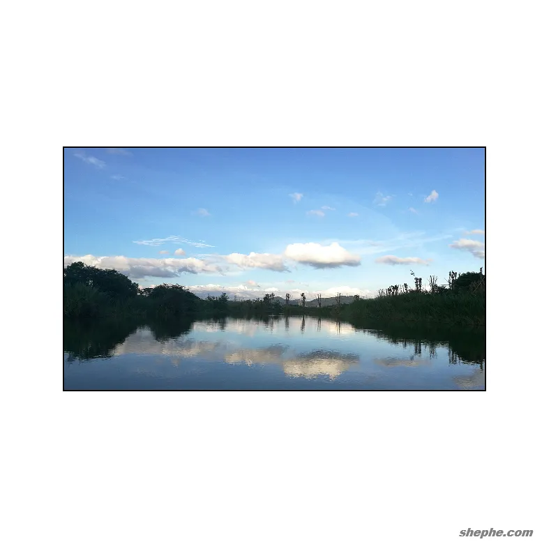 55 寸 0.88MM 低亮液晶拼接单元（0.55 拼缝 LCD 屏）