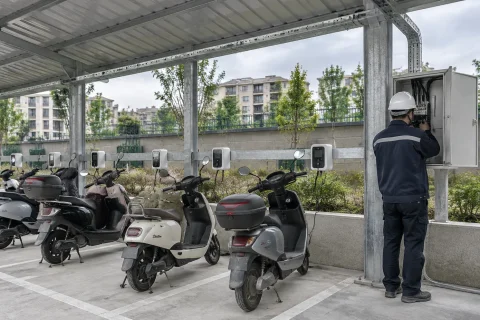 电动车充电棚主从机系统怎么布线：供电、485 通信与验收